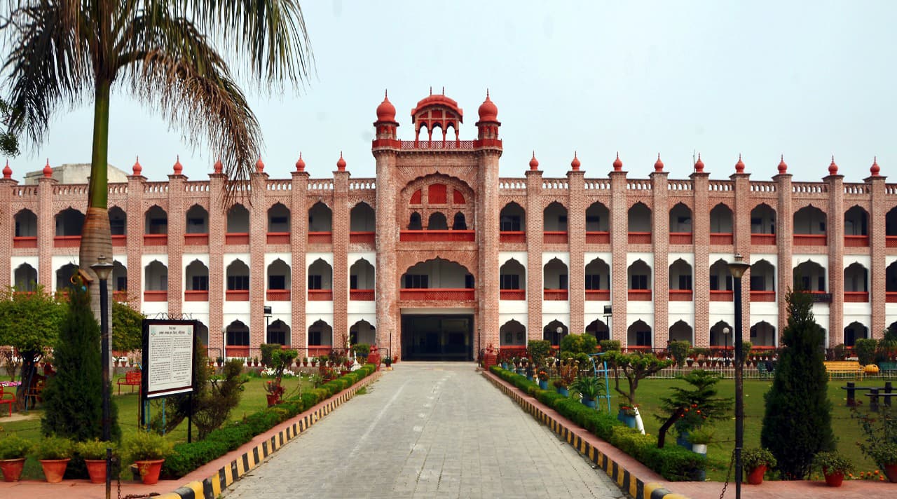 Beautiful Khalsa College inspired by Anglo-Indian Architecture